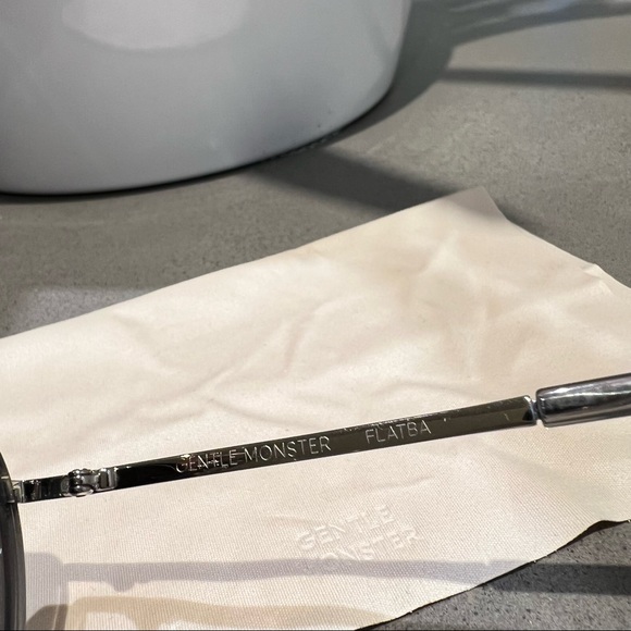 Gentle Monster Ollie G1 grey sunglasses UNISEX - Picture 10 of 15